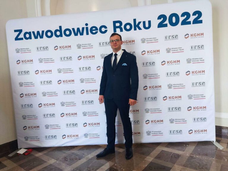 Pan Łukasz Chmielarz- nauczyciel Zespołu Szkół w Kórniku „Zawodowcem roku 2022” w dziedzinie logistyka i spedycja